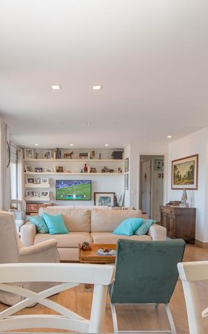Apartamento à venda com 156m², 3 quartos e 3 vagas Apartamento à venda com 156m², 3 quartos e 3 vagasSala