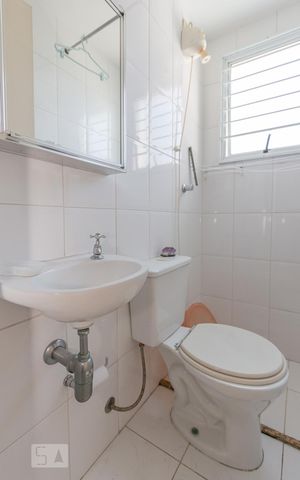 Apartamento à venda com 156m², 3 quartos e 3 vagas Apartamento à venda com 156m², 3 quartos e 3 vagasBanheiro de Serviço
