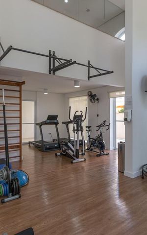 Apartamento à venda com 156m², 3 quartos e 3 vagas Apartamento à venda com 156m², 3 quartos e 3 vagasAcademia