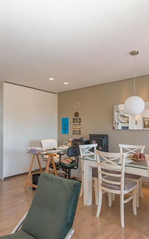 Apartamento à venda com 156m², 3 quartos e 3 vagas Apartamento à venda com 156m², 3 quartos e 3 vagasSala