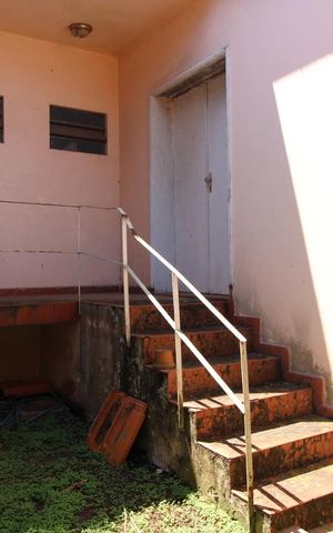 Casa à venda com 750m², 5 quartos e 4 vagasFundos da casa