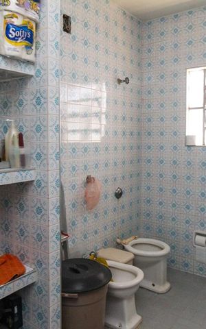 Casa à venda com 150m², 3 quartos e 4 vagas Casa à venda com 150m², 3 quartos e 4 vagasBanheiro