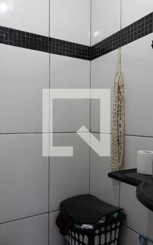 Casa à venda com 70m², 2 quartos e 1 vaga Casa à venda com 70m², 2 quartos e 1 vagaBanheiro de serviço