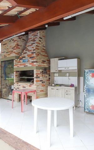 Casa à venda com 600m², 4 quartos e 3 vagas Casa à venda com 600m², 4 quartos e 3 vagasChurrasqueira