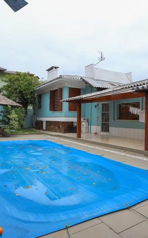 Casa à venda com 600m², 4 quartos e 3 vagas Casa à venda com 600m², 4 quartos e 3 vagasPiscina