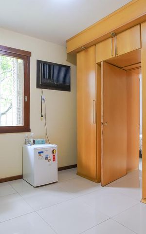 Casa à venda com 600m², 4 quartos e 3 vagas Casa à venda com 600m², 4 quartos e 3 vagasCloset da suíte 1