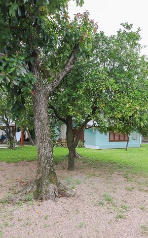 Casa à venda com 600m², 4 quartos e 3 vagas Casa à venda com 600m², 4 quartos e 3 vagasQuintal