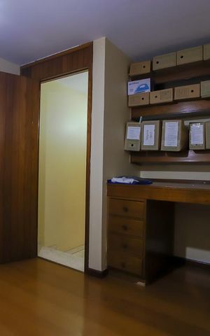 Casa à venda com 600m², 4 quartos e 3 vagas Casa à venda com 600m², 4 quartos e 3 vagasQuarto 1