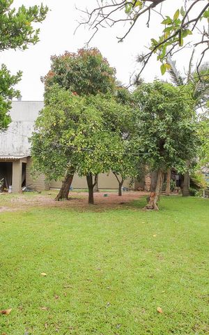 Casa à venda com 600m², 4 quartos e 3 vagas Casa à venda com 600m², 4 quartos e 3 vagasQuintal