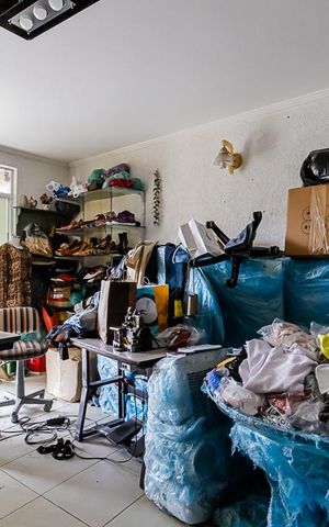 Casa à venda com 225m², 3 quartos e 2 vagas Casa à venda com 225m², 3 quartos e 2 vagasSalão