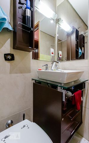 Casa à venda com 225m², 3 quartos e 2 vagas Casa à venda com 225m², 3 quartos e 2 vagasBanheiro da Suíte