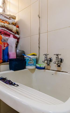 Casa à venda com 225m², 3 quartos e 2 vagas Casa à venda com 225m², 3 quartos e 2 vagasÁrea de Serviço