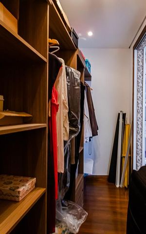 Casa à venda com 225m², 3 quartos e 2 vagas Casa à venda com 225m², 3 quartos e 2 vagasCloset da Suíte