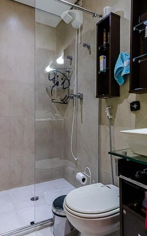 Casa à venda com 225m², 3 quartos e 2 vagas Casa à venda com 225m², 3 quartos e 2 vagasBanheiro da Suíte