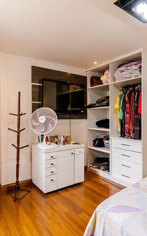 Casa à venda com 225m², 3 quartos e 2 vagas Casa à venda com 225m², 3 quartos e 2 vagasSuíte