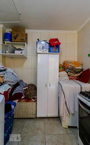 Casa à venda com 225m², 3 quartos e 2 vagas Casa à venda com 225m², 3 quartos e 2 vagasÁrea de Serviço
