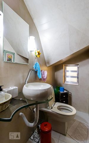Casa à venda com 225m², 3 quartos e 2 vagas Casa à venda com 225m², 3 quartos e 2 vagasLavabo