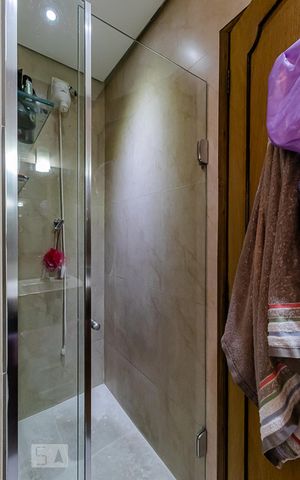 Casa à venda com 225m², 3 quartos e 2 vagas Casa à venda com 225m², 3 quartos e 2 vagasBanheiro