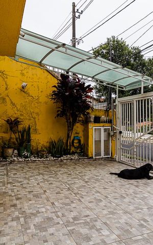 Casa à venda com 225m², 3 quartos e 2 vagas Casa à venda com 225m², 3 quartos e 2 vagasGaragem
