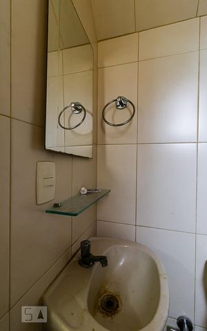 Casa à venda com 225m², 3 quartos e 2 vagas Casa à venda com 225m², 3 quartos e 2 vagasBanheiro de Serviço