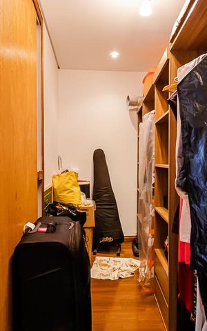 Casa à venda com 225m², 3 quartos e 2 vagas Casa à venda com 225m², 3 quartos e 2 vagasCloset da Suíte