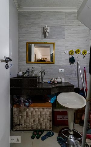 Casa à venda com 225m², 3 quartos e 2 vagas Casa à venda com 225m², 3 quartos e 2 vagasBanheiro do Salão