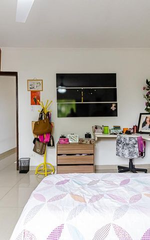 Casa à venda com 225m², 3 quartos e 2 vagas Casa à venda com 225m², 3 quartos e 2 vagasQuarto 1