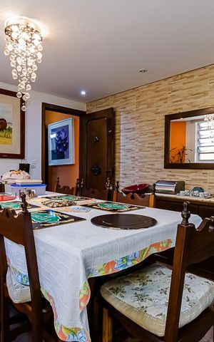 Casa à venda com 225m², 3 quartos e 2 vagas Casa à venda com 225m², 3 quartos e 2 vagasCopa