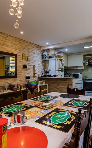 Casa à venda com 225m², 3 quartos e 2 vagas Casa à venda com 225m², 3 quartos e 2 vagasCopa