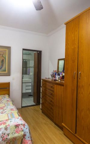 Casa à venda com 260m², 4 quartos e 4 vagasSuíte