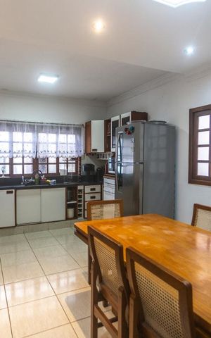 Casa à venda com 260m², 4 quartos e 4 vagasCozinha