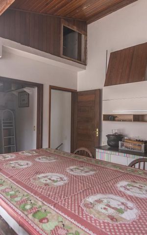 Casa à venda com 260m², 4 quartos e 4 vagasChurrasqueira