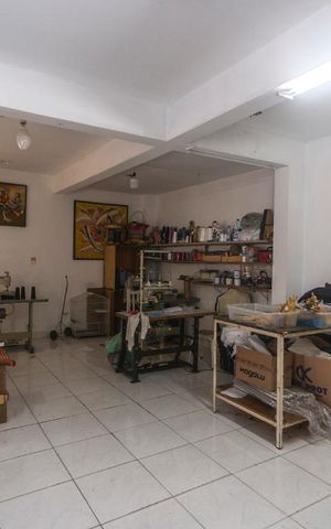 Casa à venda com 260m², 4 quartos e 4 vagasSalão
