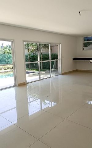 Casa de condomínio à venda com 488m², 4 quartos e 5 vagas Casa de condomínio à venda com 488m², 4 quartos e 5 vagasSalão de festas