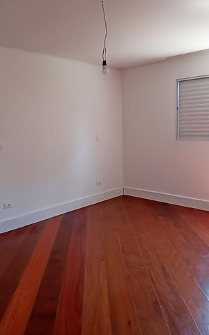 Casa de condomínio à venda com 488m², 4 quartos e 5 vagas Casa de condomínio à venda com 488m², 4 quartos e 5 vagasSuíte 3