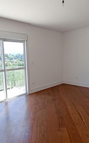 Casa de condomínio à venda com 488m², 4 quartos e 5 vagas Casa de condomínio à venda com 488m², 4 quartos e 5 vagasSuíte master