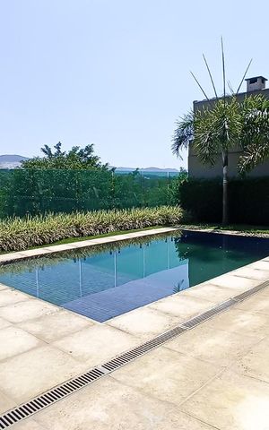 Casa de condomínio à venda com 488m², 4 quartos e 5 vagas Casa de condomínio à venda com 488m², 4 quartos e 5 vagasPiscina
