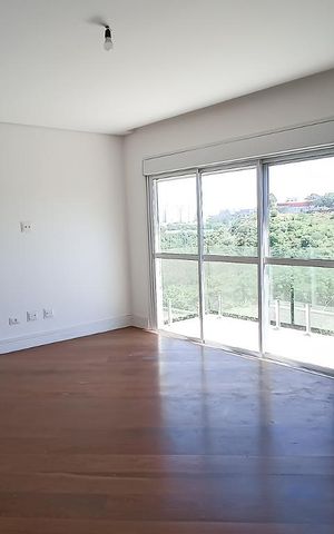 Casa de condomínio à venda com 488m², 4 quartos e 5 vagas Casa de condomínio à venda com 488m², 4 quartos e 5 vagasSuíte master