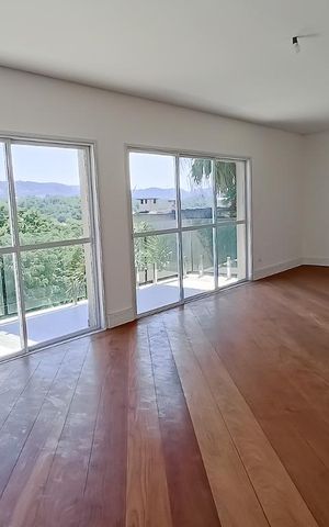 Casa de condomínio à venda com 488m², 4 quartos e 5 vagas Casa de condomínio à venda com 488m², 4 quartos e 5 vagasSala 2