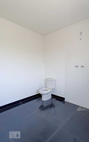 Casa de condomínio à venda com 488m², 4 quartos e 5 vagas Casa de condomínio à venda com 488m², 4 quartos e 5 vagasBanheiro suíte master