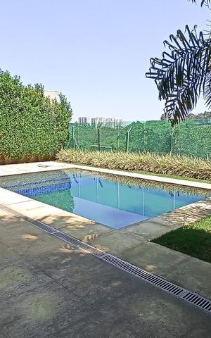 Casa de condomínio à venda com 488m², 4 quartos e 5 vagas Casa de condomínio à venda com 488m², 4 quartos e 5 vagasPIscina