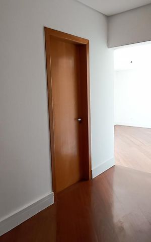 Casa de condomínio à venda com 488m², 4 quartos e 5 vagas Casa de condomínio à venda com 488m², 4 quartos e 5 vagasCloset suíte master