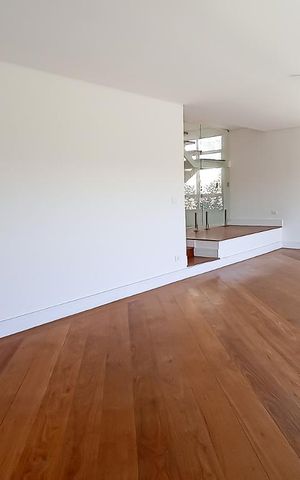 Casa de condomínio à venda com 488m², 4 quartos e 5 vagas Casa de condomínio à venda com 488m², 4 quartos e 5 vagasSala 2