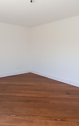 Casa de condomínio à venda com 488m², 4 quartos e 5 vagas Casa de condomínio à venda com 488m², 4 quartos e 5 vagasSuíte master