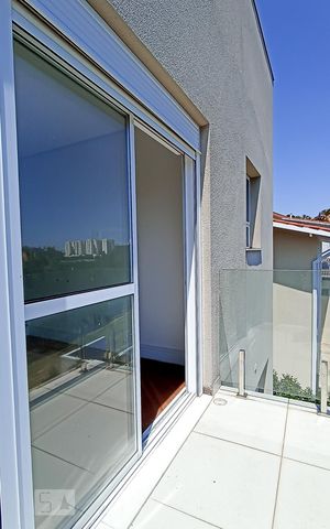 Casa de condomínio à venda com 488m², 4 quartos e 5 vagas Casa de condomínio à venda com 488m², 4 quartos e 5 vagasVaranda suíte master