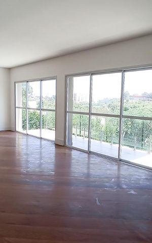 Casa de condomínio à venda com 488m², 4 quartos e 5 vagas Casa de condomínio à venda com 488m², 4 quartos e 5 vagasSala 2
