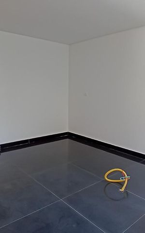 Casa de condomínio à venda com 488m², 4 quartos e 5 vagas Casa de condomínio à venda com 488m², 4 quartos e 5 vagasCozinha