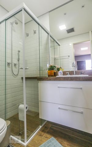 Apartamento à venda com 130m², 2 quartos e 3 vagas Apartamento à venda com 130m², 2 quartos e 3 vagasBanheiro Suite 2
