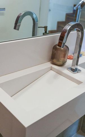 Apartamento à venda com 130m², 2 quartos e 3 vagas Apartamento à venda com 130m², 2 quartos e 3 vagasLAvabo