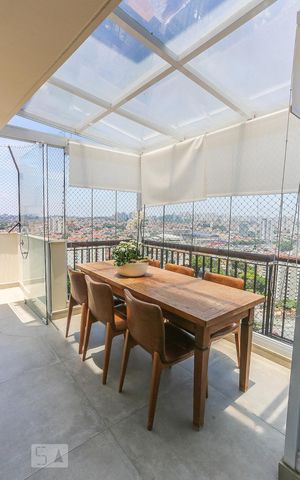 Apartamento à venda com 130m², 2 quartos e 3 vagas Apartamento à venda com 130m², 2 quartos e 3 vagasVaranda Gourmet